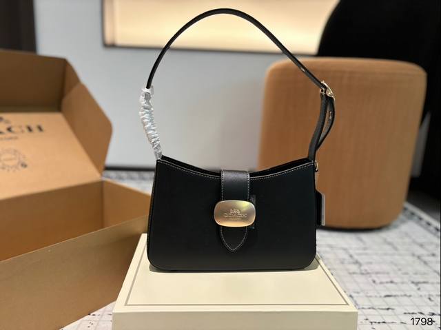 Coach 温柔色系eliza腋下包 Coach十一月新品小包 自然色系更好搭配 容量还不错 手机 尺寸25.16Cm 配礼盒