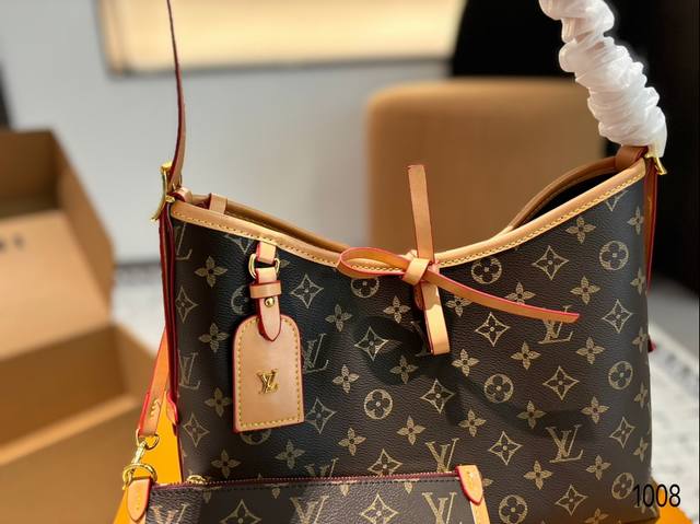 配盒 Size：30*20Cm 发货实拍感受一下吧 L家 最强者carryall， 可爱休闲都ok哈 Carryall是真的强！ 内附一只收纳零钱包， 性价比无