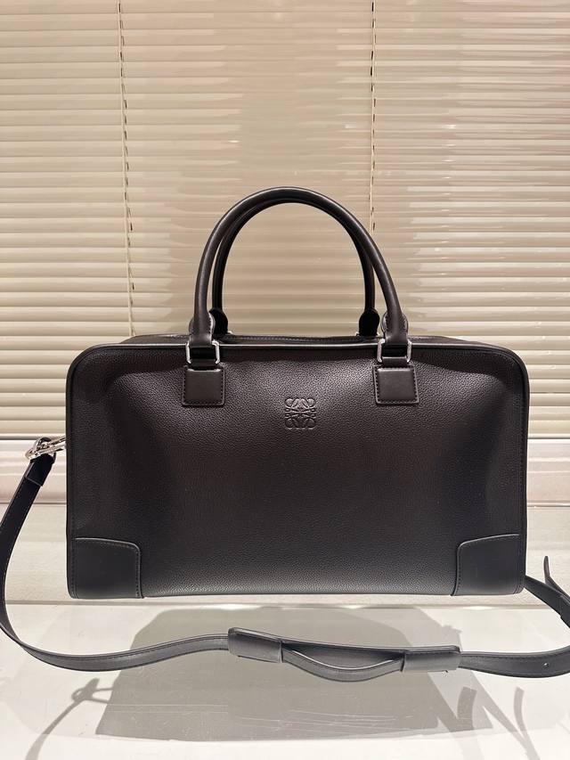 牛皮版本 罗意威新款旅行包 机场包 Loewe Gova Small Backpack 罗意威新款旅行包 男款背包 超热门背囊 Goya 系列机场包兴？ 双向拉