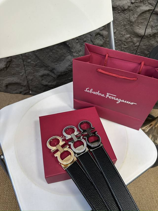 升级版 菲拉格慕！ ！高版本！ 腰带 嘿哈 原单牛皮皮带～热门款 皮带里面最火的啦～质量很好 全套包装！五金绝对不褪色 皮带头和专柜一样的哦～ 配礼盒手提袋发票