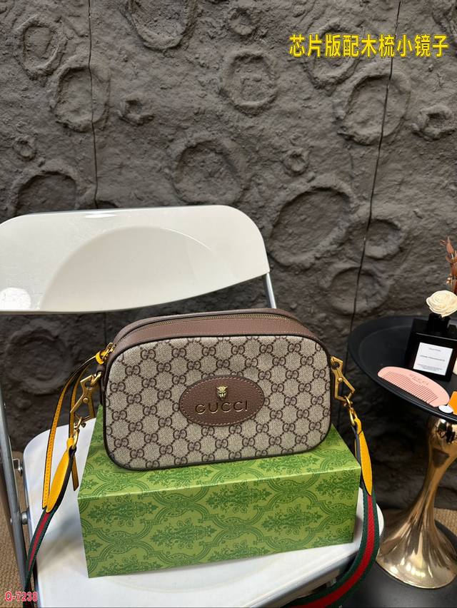 配折叠盒 Gucci酷奇 23新款 相机包 百搭款marmont 酷奇虎头印花 单肩包斜女包 美到无法无天的款式 今年简直引领时尚最in元素 上身超级好看 尺寸 配折叠盒 Gucci酷奇 23新款 相机包 百搭款marmont 酷奇虎头印花 单肩包斜女包 美到无法无天的款式 今年简直引领时尚最in元素 上身超级好看 尺寸