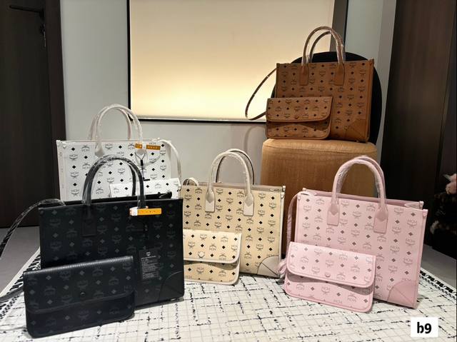 Mcm新款 Munchen托特 设计版型更加大气利落 宽版肩蒂减轻肩部负担并旦更时尚飒爽 尺寸36.27