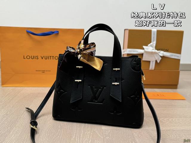 Lv经典系列托特包 超好背的一款 轻便好用~ 尺寸：31 22