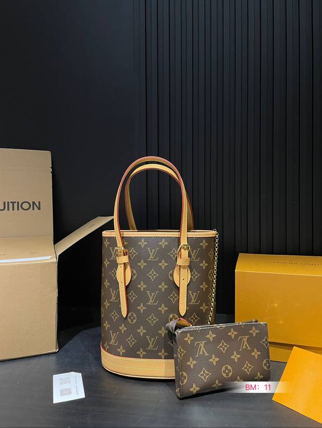 配折叠礼盒 定制款出 L家 中古 水桶包 包中包 老花水桶 经典黄皮 让人眼前一亮 搜索lv 水桶包 尺寸:23*30 配折叠礼盒 定制款出 L家 中古 水桶包 包中包 老花水桶 经典黄皮 让人眼前一亮 搜索lv 水桶包 尺寸:23*30