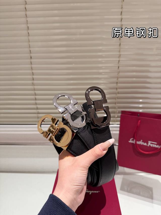 钢扣 高版本！腰带菲拉格慕牛皮皮带～热门款 男女通用皮带里面最火的版本啦～质量很好 全套包装！五金绝对不褪色 皮带头和专柜一样的哦～ 配礼盒手提袋发票