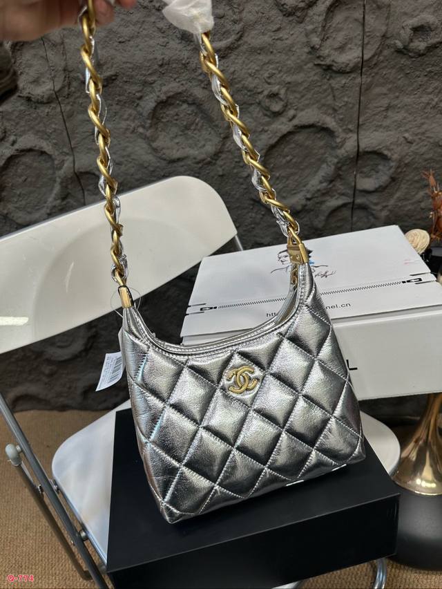 配折叠盒 香奈儿hobo链条包复古优雅 满满的高级感 大小适中 容量感人 休闲正装皆可轻松驾驭 尺寸22.16Cm