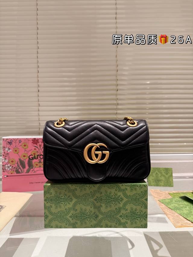 牛皮 飞机盒折叠礼盒 Size：26*14M Gucci Marmont 6 经典款啦 质量很好 性价比高 牛皮品质
