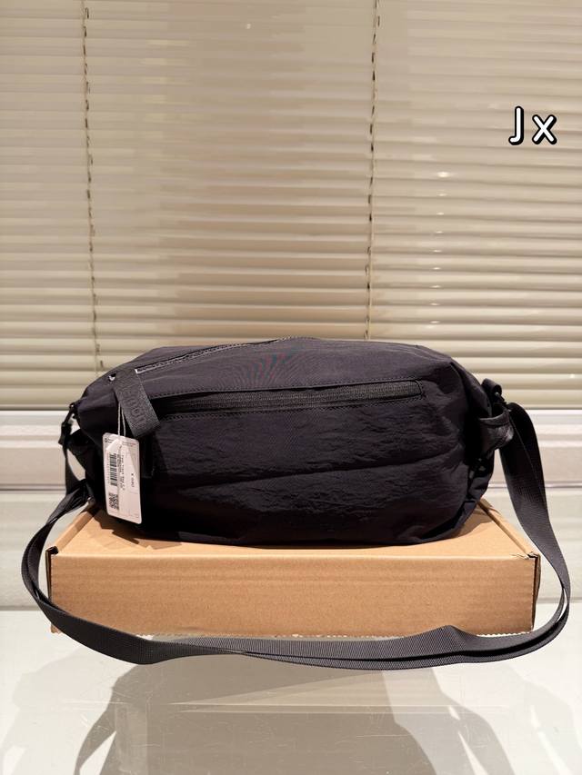 原单 Lulu挎包超轻便 百搭款 尺寸36.18Cm 配礼盒