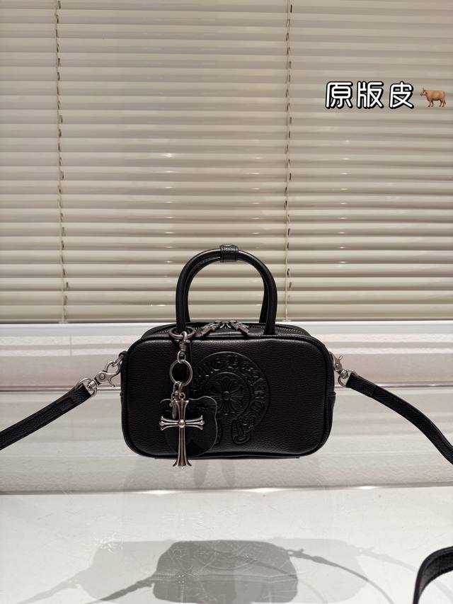 头层牛皮 Chrome Hearts 克罗心 新款 注意对版！顶级专柜五金，超级舒适手感柔软皮质超有弹性 。顶级做工精致每个细节到位 尺寸 20.12Cm