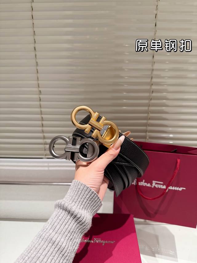 钢扣 高版本！腰带菲拉格慕牛皮皮带～热门款 男女通用皮带里面最火的版本啦～质量很好 全套包装！五金绝对不褪色 皮带头和专柜一样的哦～ 配礼盒手提袋发票