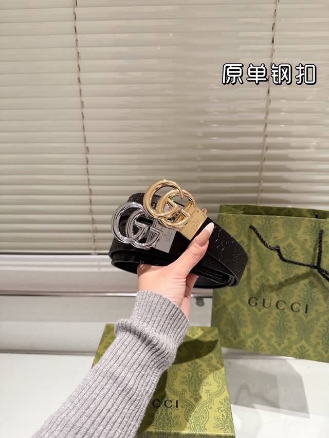 钢扣 高版本！腰带gucci牛皮皮带～热门款 男女通用皮带里面最火的版本啦～质量很好 全套包装！五金绝对不褪色 皮带头和专柜一样的哦～ 配礼盒手提袋发票