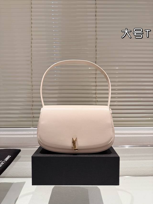 牛皮 礼盒包装 Size：24.16Cm 到啦最新款腋下包voltaire 超chic的 尽显极致的圣罗兰 Ysl超级百搭哦！