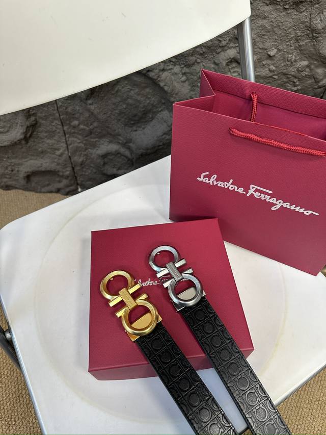 升级版 Lv！！ 高版本！全钢头 腰带 嘿哈 原单牛皮全钢头皮带～热门款 皮带里面最火的啦～质量很好 全套包装！五金绝对不褪色 皮带头和专柜一样的哦～ 配礼盒手