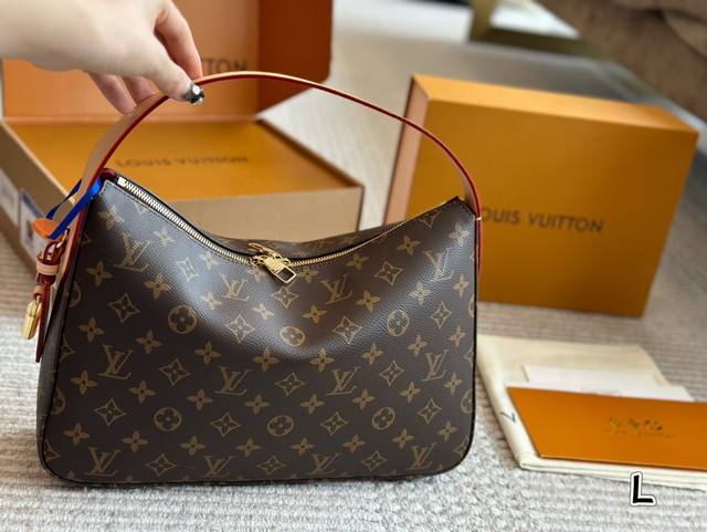 复刻版 配盒 尺寸：33 20Cm 最新的lvslouchy Mm手袋 这款手袋简直是为通勤族量身定做的 不仅时尚感爆棚 而且实用性满分 真的非常有质感 真的是