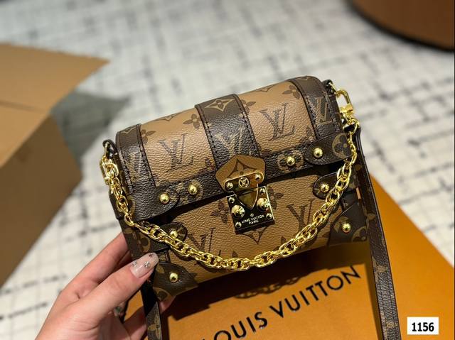 礼盒 Lv小箱子 美的很梦幻 Lv晚宴包小方包 日间与晚宴造型的理想配饰。尺寸:17.12