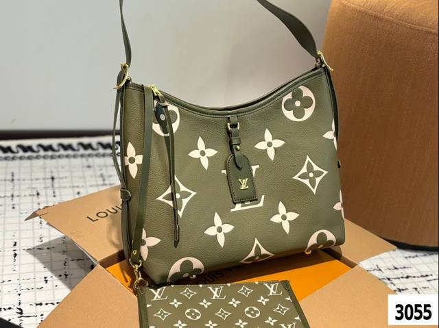 Carryall V新款，可斜挎、单肩。容量保证，放平板小电脑非常方便，设计比neverfull小巧、肩带够宽不那么勒;比graceful俏皮，上身完全;是驴家