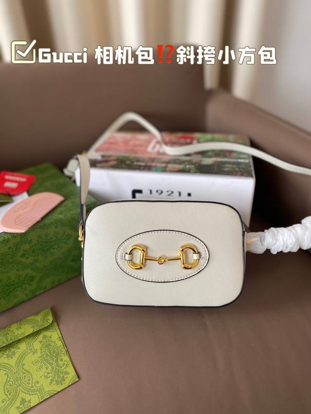 再次沦陷！慵懒感十足gucci 相机包 一眼惊艳的复古慵懒感相机包 筒幻干浄的清爽方正包型 复古风 学院风 中性风 百搭不挑人 尺寸20*13