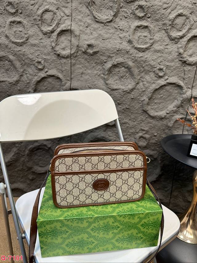 配折叠盒 酷奇marmont斜挎包单肩包 相机包链条包情侣 任何搭配都轻松驾驭 非常百搭 随意搭配都是不错的选择 尺寸22.14Cm