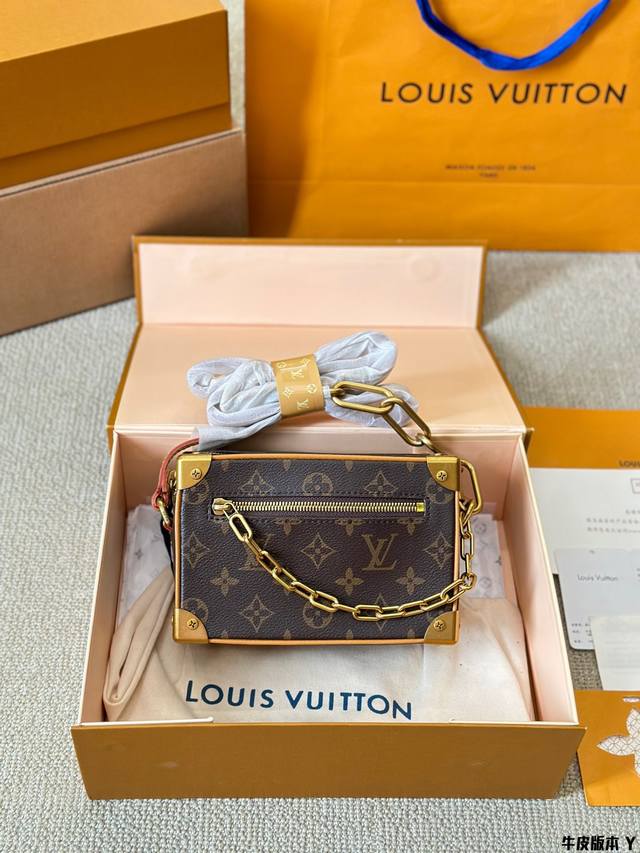 顶级原单 纯牛皮 Lv 老花soft Trunk男女通用的方盒子，简直绝了 。“。Soft Trunk老花盒子包 男装艺术总监virgilabloh为这款sof