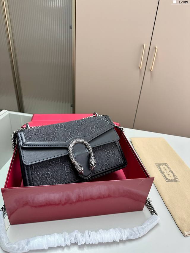 酷奇双g图案酒神包dionysus 独特且高级 超级彰显气质 L-139尺寸25.8.15折叠盒 酷奇双g图案酒神包dionysus 独特且高级 超级彰显气质 L-139尺寸25.8.15折叠盒