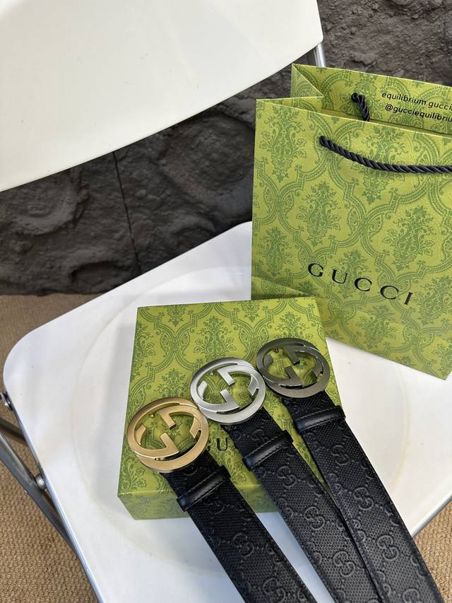 升级版 酷奇gucci！ ！高版本！ 腰带 嘿哈 原单牛皮皮带～热门款 皮带里面最火的啦～质量很好 全套包装！五金绝对不褪色 皮带头和专柜一样的哦～ 配礼盒手提