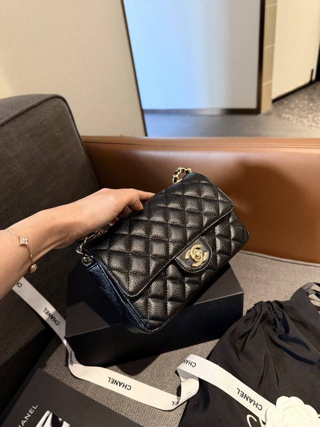 牛皮 “折叠礼盒官网飞机盒” Chanel 小香方胖子 Mini Cf 香奈儿 Chanel。菱格方胖子 夏季爆款 经典方胖子链条包 优质羊皮纹 手感超级好 原