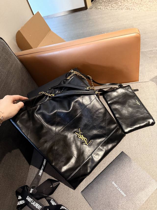 纯皮 礼盒包装 Ysl 垃圾袋jamie 实拍更新！小羊皮材质搭配金色五金 又高级又耐看！Ysl之前一直是贵气又禁欲的克制又性感，能驾驭得住她家的给我的感觉都是