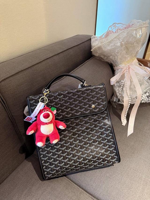 送挂件 戈雅双肩包 阿希哥同款 Goyard戈雅原厂订制y涂鸦料配皮轻便 耐磨材质出行易搭配 有个性 网红同款 品质超赞 人手必备的一款喜欢的抓紧自留啦 尺寸：