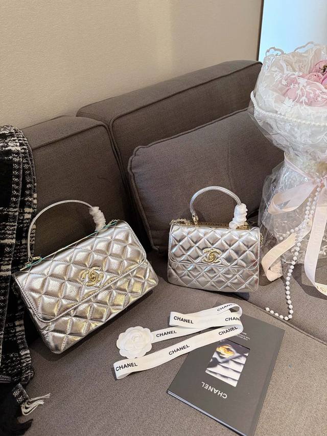 折叠礼盒官网飞机盒” 香奈儿包包ltrendycc一眼万年 小香cc Trendy黑色复古款 小香秋冬款，结合了cf的优雅和handel的干练trendy真的是