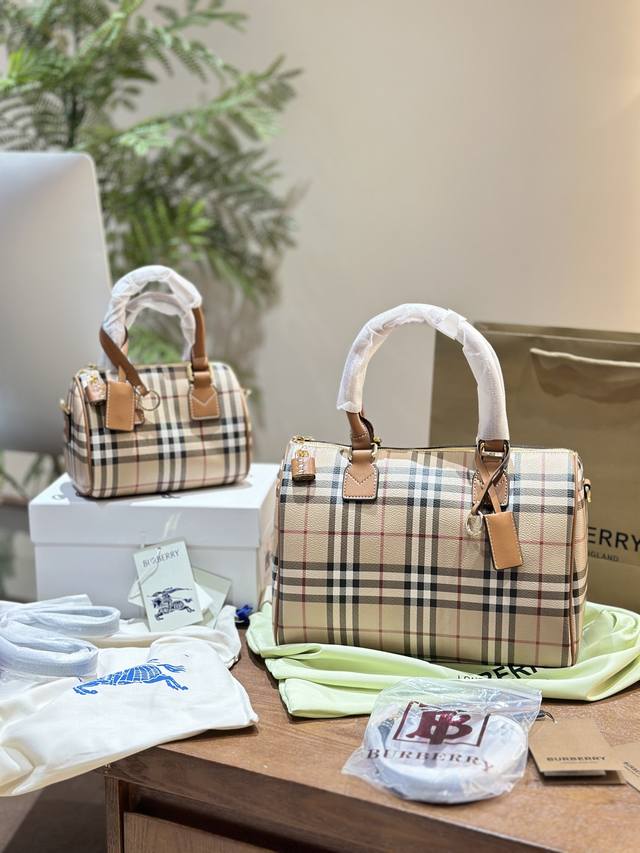 Burberry波士顿 Burberry波士顿，永恒经典大容量 可拎可单肩可斜挎出游通勤都ok20Cm 30Cm