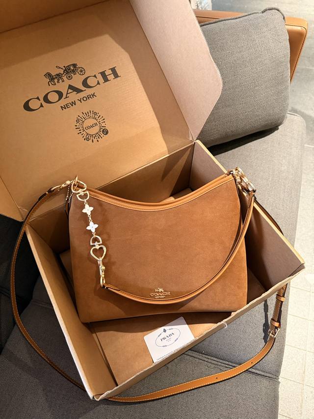 麂皮 官网飞机箱包装 配送四叶草链条挂件 Coach Laurel 流浪包 纯原单 超大容量 版型做工一流 两根肩带 腋下斜挎都 尺寸28.25Cm 麂皮 官网飞机箱包装 配送四叶草链条挂件 Coach Laurel 流浪包 纯原单 超大容量 版型做工一流 两根肩带 腋下斜挎都 尺寸28.25Cm