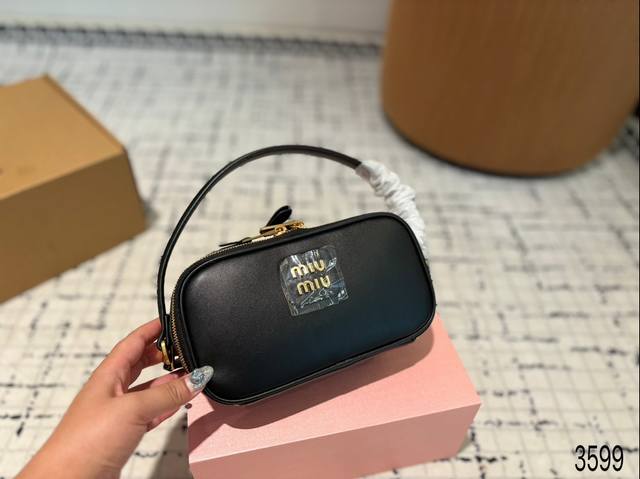 折叠盒尺寸21-11 缪缪miumiu手提相机包 百搭经典 精致的一只 真的超级无敌巨可爱 仙气满满 小姐姐日常必入款