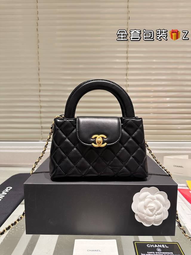 配盒 Size：20*12Cm 小香家chanel 香奈儿23K Kelly 最美的23K，太好看了想要马上滴滴sa的冲动 毛呢新包真的超香哦！