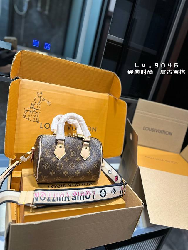 礼盒包装 Lv Speedy20枕头包 新款speedy20，宝藏尺寸，因为20的尺寸不大也不小，容量也特别 对于嫌弃speedy25太大，Nano16Cm 又