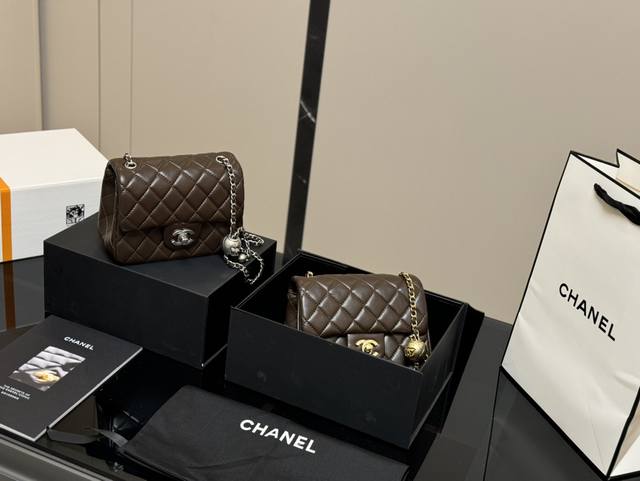 配全套包装 Size：17*13Cm 香奈儿 经典金球方胖子 柔软舒适又百搭 手感软软糯糯