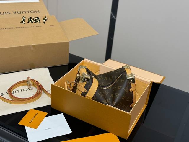 折叠盒飞机盒 Size：23*16Cm 超时空爆款 Lv王炸新款包 谷爱凌 一定要入的它！ 超级洋气 Upupup 搜索lv 软箱子 盒子