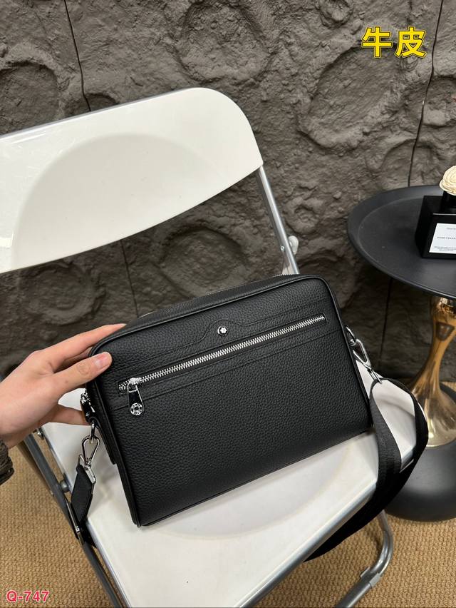配礼盒 万宝龙男士小牛皮单肩斜挎包 采用精湛镶嵌细工，经典百搭实物拍 面料 高端品质 尺寸28.19Cm