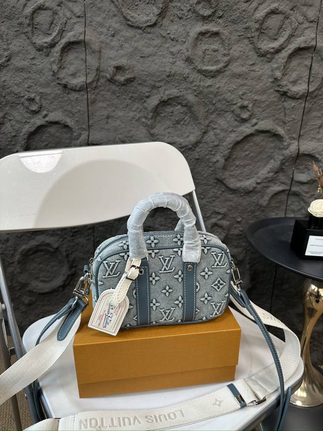 配折叠盒 原单lv 水洗牛仔记者包相机包 高品质中古lv新款louisvuitton 记者包，官网最新走秀款出货 多网红款大火大热的中古包重磅来袭 新款复古小斜