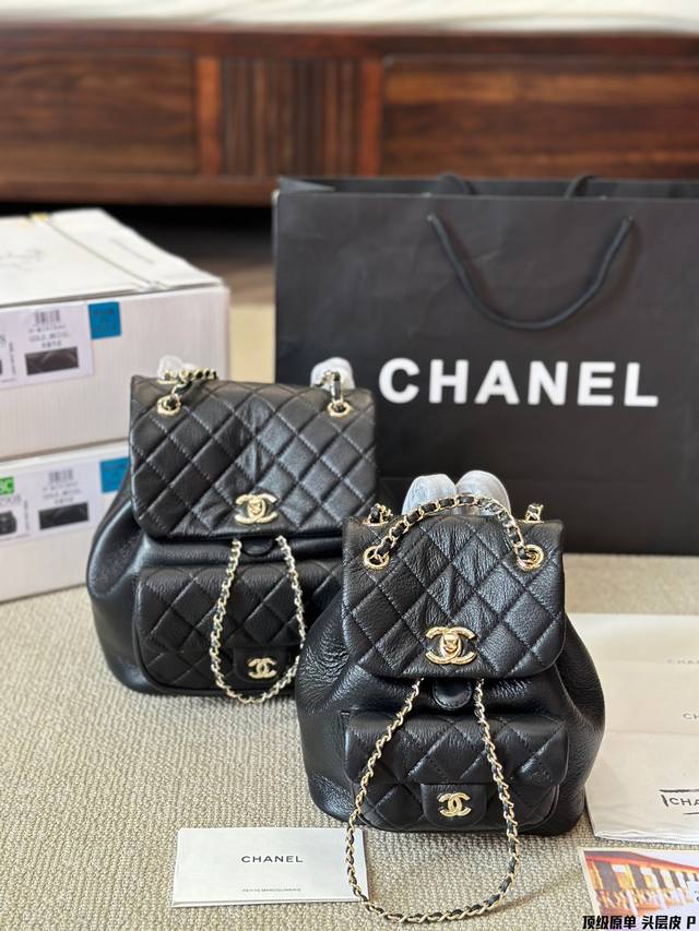 顶级原单 头层皮 无可 替代的chanel小青蛙双肩包 Yyds Duma仍然是我出街必备款之一 诗无论是休闲还是正式场合都很加分羊皮的柔软质感自带一-种贵气