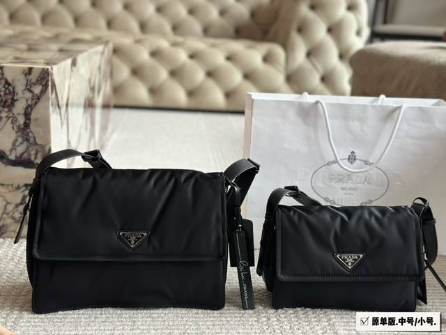 原单 中号 Prada X Cini Boeri 限量联名款 Prada Nylon邮差包 Prada Invites X Cini Boeri 男女背都好看的