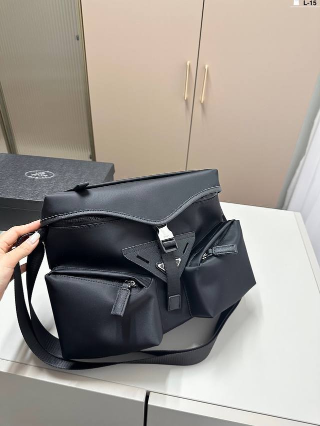 Prada 普拉达尼龙布单肩 斜挎邮差包单肩包 男士斜挎包 经典百搭 L-15尺寸31×23 29×15配盒