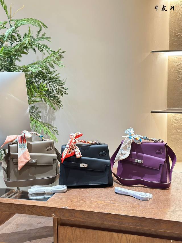 爱马仕也可以可爱 122S秋冬双面kelly 被誉为爱马仕hermes最为保值的三大经典包包之一的凯莉包又再度出现新造型 光:有别于过往的样貌,不但拉长提把,双 爱马仕也可以可爱 122S秋冬双面kelly 被誉为爱马仕hermes最为保值的三大经典包包之一的凯莉包又再度出现新造型 光:有别于过往的样貌,不但拉长提把,双