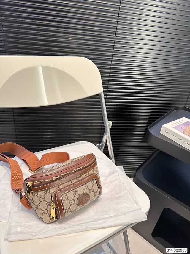 配盒子酷奇爆款系列多用款胸包 可做胸包 斜挎包 一包多用哦 男女通用款哦 众多明星追捧的单品哦 原版面料五金 原单品质 内里超大容量出门旅游首选 超高回头率 尺 配盒子酷奇爆款系列多用款胸包 可做胸包 斜挎包 一包多用哦 男女通用款哦 众多明星追捧的单品哦 原版面料五金 原单品质 内里超大容量出门旅游首选 超高回头率 尺