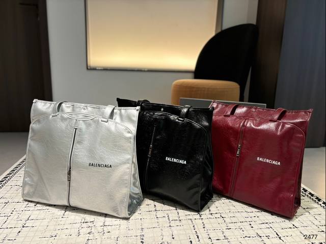 巴黎世家 Everyday 通勤大牌包 Belanciaga Everyday Xs Tote托特包 Balenciaga 巴黎世家的走秀同款托特包 独特的黑色 巴黎世家 Everyday 通勤大牌包 Belanciaga Everyday Xs Tote托特包 Balenciaga 巴黎世家的走秀同款托特包 独特的黑色