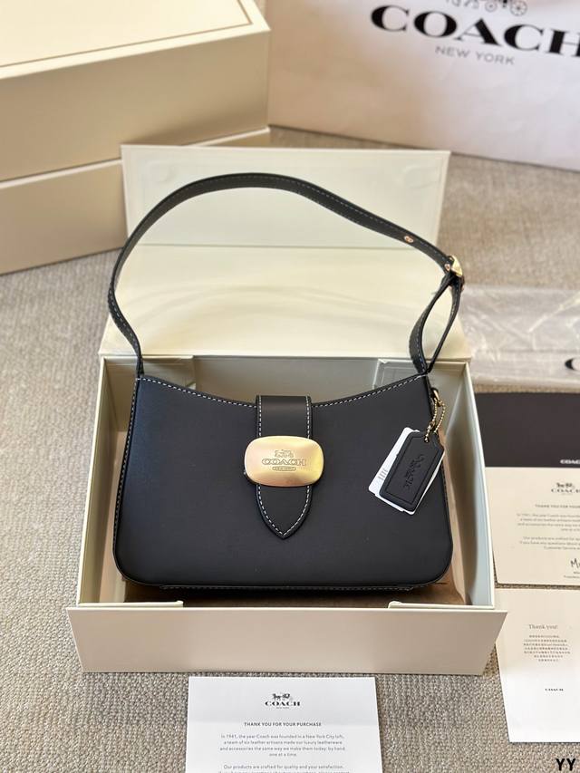 牛皮版本 Coach 新品 Eliza 系列 Coach新品来咯 全新系列eliza 系列链条包 员8 适合日常出行和旅游出行使用 方便的链条可以斜挎或者腋下