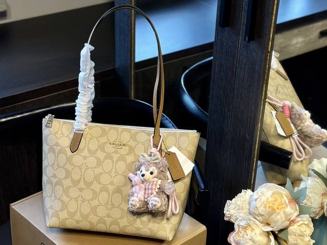 原单 飞机盒包装 送雪莉枚挂件 蔻驰coach代工厂最新拉链tote 购物袋 出货顶级品质亮泽五金logo 炒鸡火实用的款式 多用款内衬logo时尚百搭款式 超