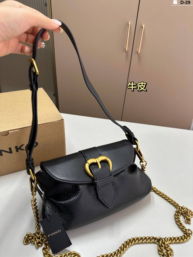 牛皮 燕子包包 别致小巧却装得下百分百时髦 腋下月牙包来啦吸睛拍档 一眼即识的鲜亮活力 D-29尺寸25.5.10飞机盒 牛皮 燕子包包 别致小巧却装得下百分百时髦 腋下月牙包来啦吸睛拍档 一眼即识的鲜亮活力 D-29尺寸25.5.10飞机盒