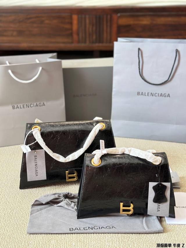 牛皮版本 巴黎世家新款沙漏包 鳄鱼纹 Crush Bag 帅炸裂！！！ Balenciaga 巴黎世家 新款沙漏包 Crush Bag Crush双链条绗缝包