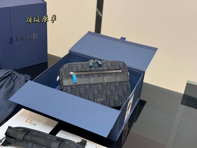 配原版盒 Size:22.15Cm 迪奥 原版老花相机包 复古很精致... 斜挎 腋下 想入老花的话 Wallet On Chain真的是不错的选择！