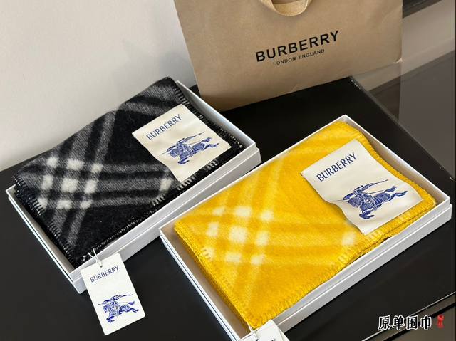 配盒 Burberry围巾 嗨！寒冷的冬天来了，是时候为你的穿搭加上一抹亮色！这款围巾简直太魔法了，不仅能保暖还能让你立即成为时尚焦点！搭配外套、毛衣或裙子都超